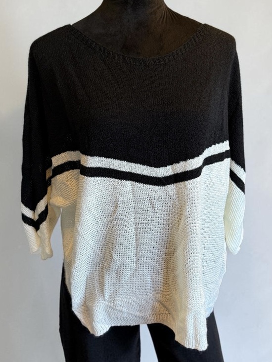 Cam & Mac Sweaters - 🫶🏻 Cam & Mac Black and White Striped Knit Pullover